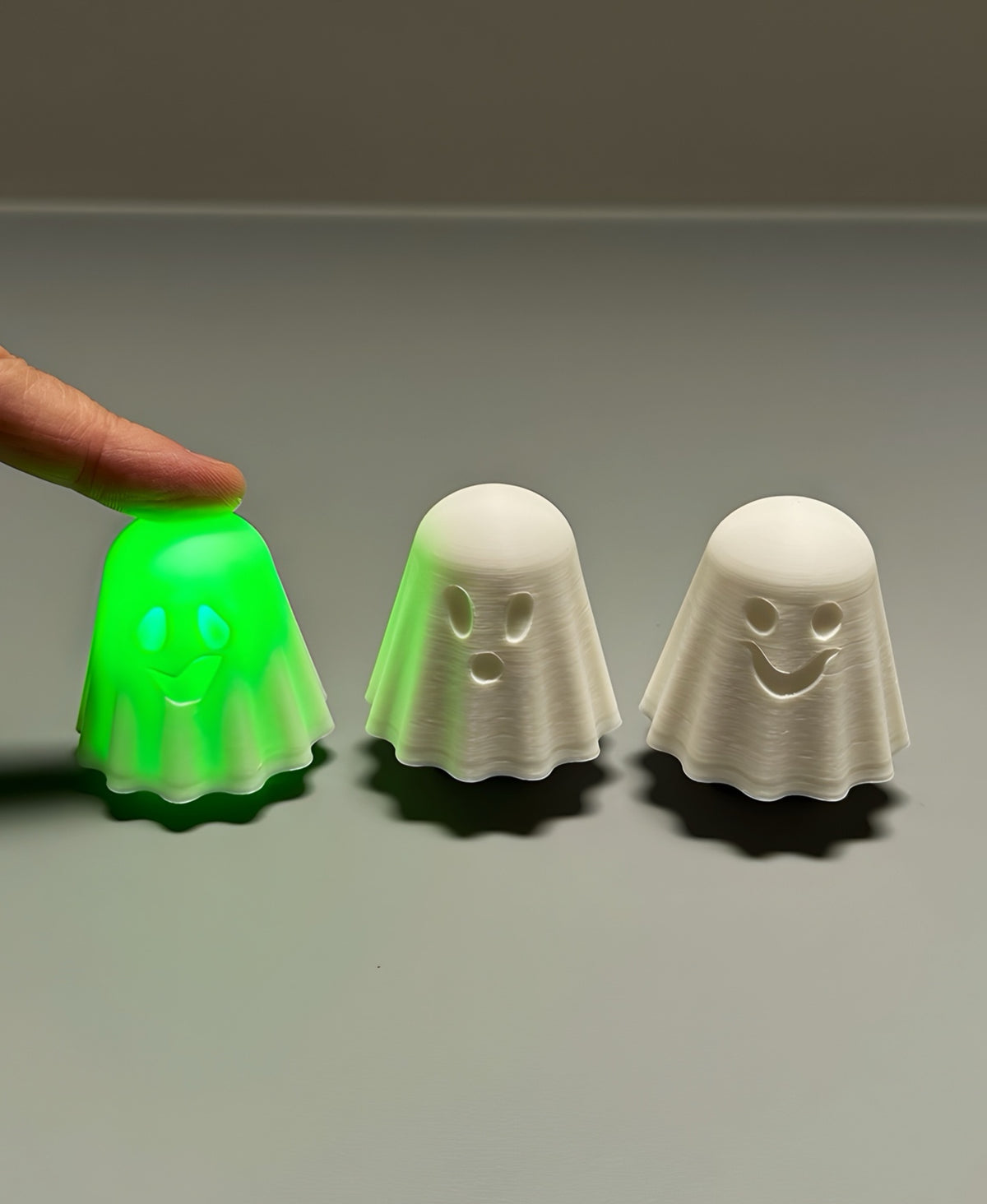 Light-Up Ghost Clicker Fidget