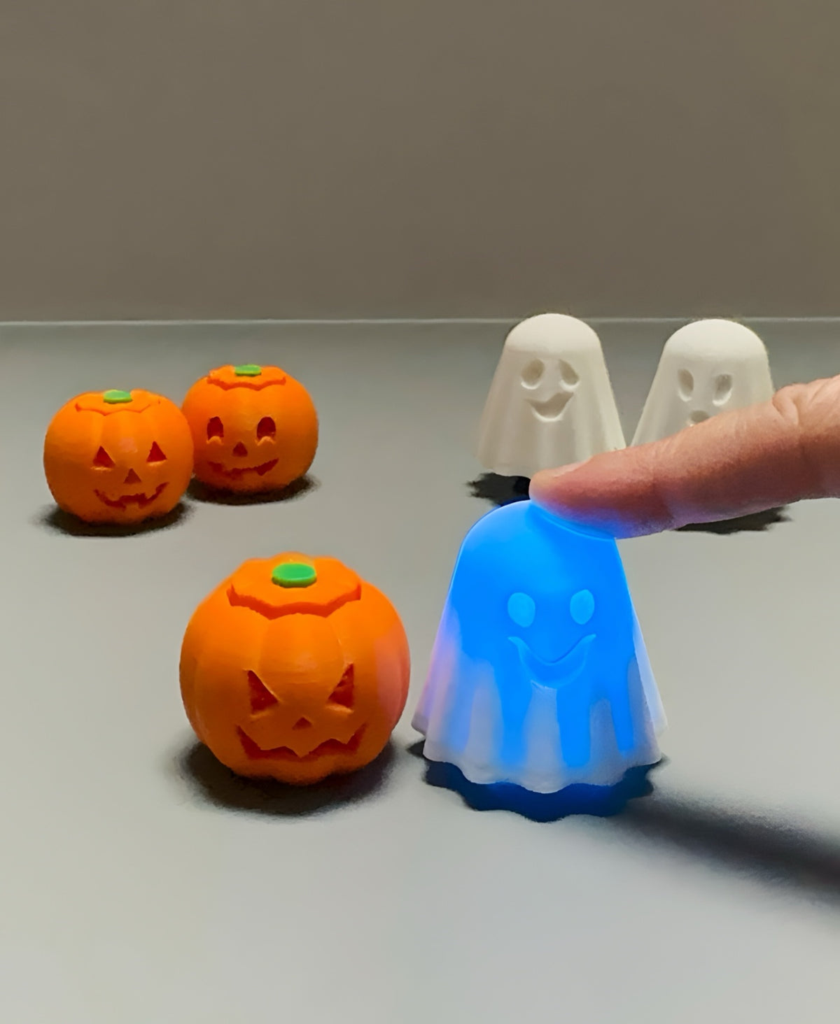 Light-Up Ghost Clicker Fidget